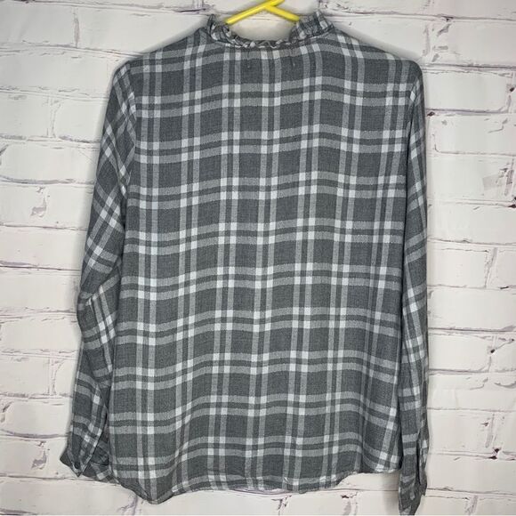 Cloth & Stone small or medium gray top - Picture 4 of 5